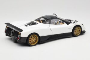 Pagani Zonda F Valkoinen Mondo Motors 1:18 157655 Metalli — kuva 3 / 8