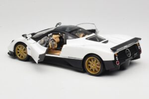 Pagani Zonda F Valkoinen Mondo Motors 1:18 157655 Metalli — kuva 5 / 8
