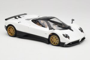 Pagani Zonda F Valkoinen Mondo Motors 1:18 157655 Metalli — kuva 6 / 8