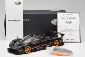 Pagani Zonda R Revolucion Carbon Fiber AUTOart 1:18 78261 Metalli — kuva 8 / 8