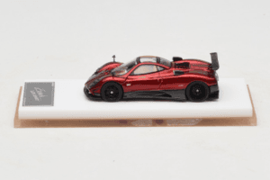 Pagani Zonda Tricolore Punainen Henson & Heaven 1:64 PZTR01 Metalli
