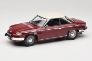 Panhard 24 CT Punainen Solido 1:18 1832500 Metalli