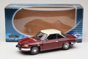 Panhard 24 CT Punainen Solido 1:18 1832500 Metalli — kuva 8 / 8