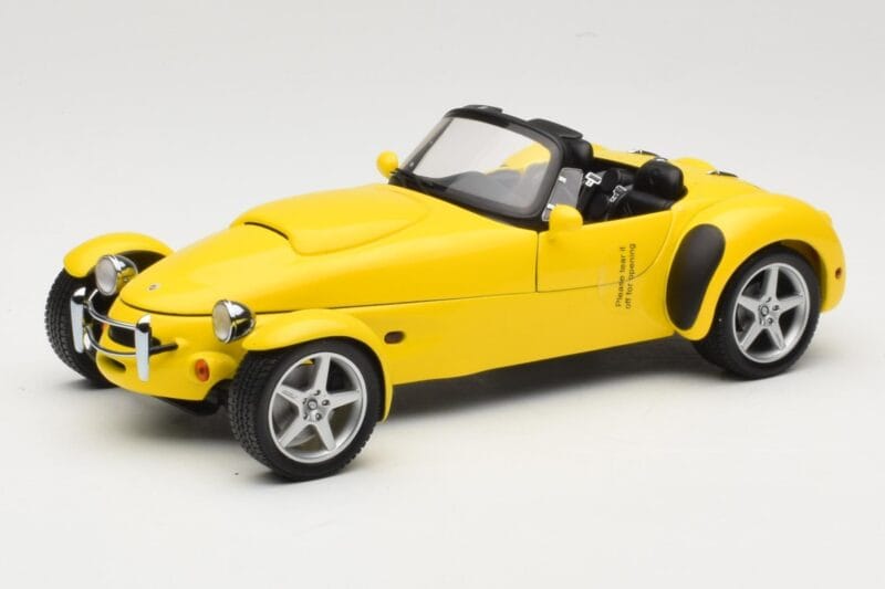 Panoz AIV Roadster Keltainen AUTOart 1:18 78213 Metalli