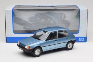 Peugeot 205 Sininen MCG 1:18 MCG18491 Metalli — kuva 6 / 6