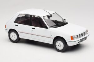 Peugeot 205 Valkoinen MCG 1:18 MCG18493 Metalli — kuva 4 / 6