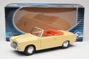 Peugeot 403 Avoauto Hiekkakeltainen Solido 1:18 8165 Metalli — kuva 8 / 8