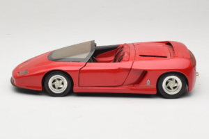 Pininfarina Mythos Punainen Revell 1:18 8806 Metalli — kuva 4 / 8