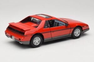 Pontiac Fiero GT Punainen Road Signature 1:18 92588 Metalli — kuva 3 / 8