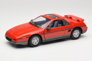 Pontiac Fiero GT Punainen Road Signature 1:18 92588 Metalli
