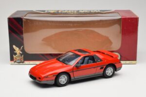 Pontiac Fiero GT Punainen Road Signature 1:18 92588 Metalli — kuva 8 / 8
