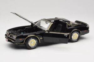 Pontiac Firebird Trans Am SE Smokey and the Bandit Joyride 1:18 33121 Metalli — kuva 2 / 8