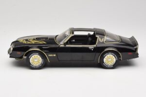 Pontiac Firebird Trans Am SE Smokey and the Bandit Joyride 1:18 33121 Metalli — kuva 4 / 8