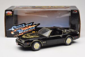 Pontiac Firebird Trans Am SE Smokey and the Bandit Joyride 1:18 33121 Metalli — kuva 8 / 8