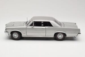 Pontiac GTO Hopea Sun Star 1:18 1821 Metalli — kuva 4 / 8