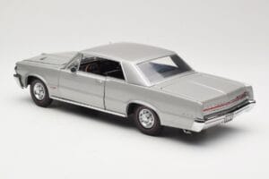 Pontiac GTO Hopea Sun Star 1:18 1821 Metalli — kuva 7 / 8