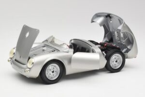 Porsche 550 A Spyder Hopea Maisto 1:18 50314 Metalli — kuva 2 / 8