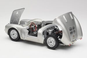 Porsche 550 A Spyder Hopea Maisto 1:18 50314 Metalli — kuva 5 / 8