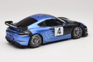 Porsche 718 Cayman GT4 RS Clubsport Musta Sininen Otto 1:18 OT469 Hartsi — kuva 2 / 6