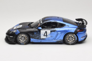 Porsche 718 Cayman GT4 RS Clubsport Musta Sininen Otto 1:18 OT469 Hartsi — kuva 3 / 6