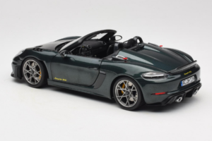 Porsche 718 Spyder RS Weissach Pack Forest Green Norev 1:18 187272 Metalli — kuva 7 / 8