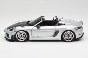 Porsche 718 Spyder RS Weissach Pack GT-Silver Metallic Norev 1:18 187270 Metalli — kuva 4 / 8