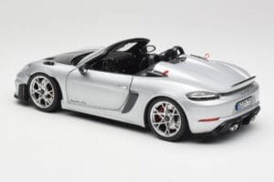 Porsche 718 Spyder RS Weissach Pack GT-Silver Metallic Norev 1:18 187270 Metalli — kuva 7 / 8