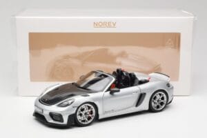 Porsche 718 Spyder RS Weissach Pack GT-Silver Metallic Norev 1:18 187270 Metalli — kuva 8 / 8