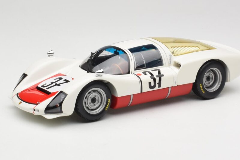Porsche 906 K #37 V. Elford / B. Pon Porsche System 24 Hours of Le Mans 1967 Minichamps 1:18 100676137 Metalli