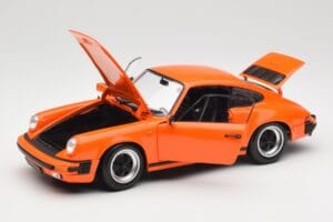 Porsche 911 930 Carrera 3.2 Signal Orange Minichamps 1:18 100063025 Metalli — kuva 2 / 8
