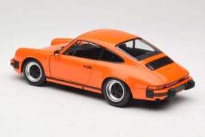 Porsche 911 930 Carrera 3.2 Signal Orange Minichamps 1:18 100063025 Metalli — kuva 7 / 8