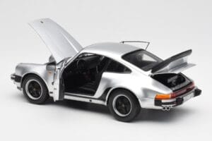 Porsche 911 930 Turbo 3.3 Hopea Norev 1:18 187574 Metalli — kuva 5 / 8