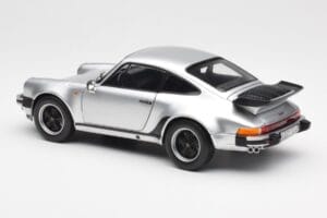 Porsche 911 930 Turbo 3.3 Hopea Norev 1:18 187574 Metalli — kuva 7 / 8