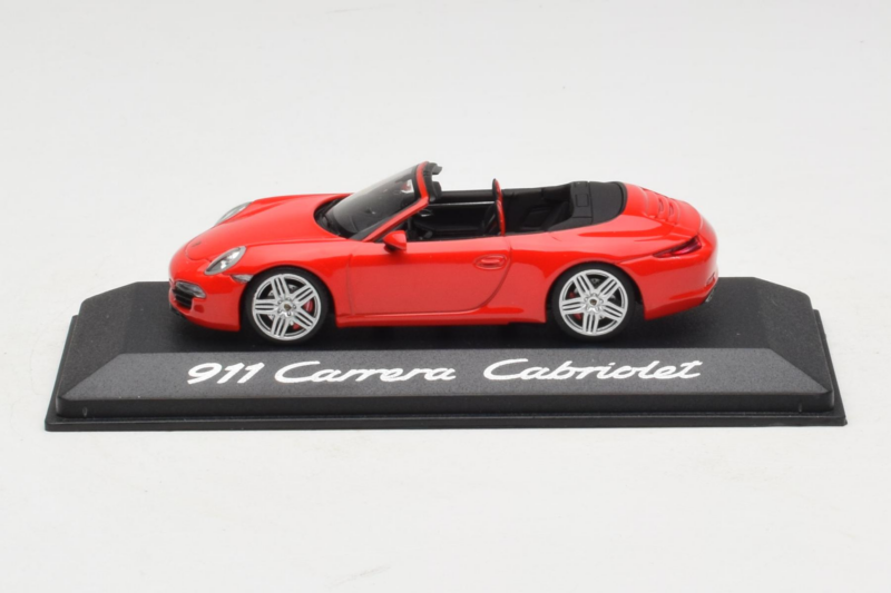 Porsche 911 991 Carrera Avoauto Punainen Minichamps 1:43 WAP0200120C Metalli