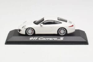 Porsche 911 991 Carrera S Valkoinen IAA Frankfurt 2011 Minichamps 1:43 WAX20100090 Metalli