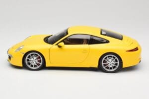 Porsche 911 991 Carrera S Racing Yellow Minichamps 1:18 100061021 Metalli — kuva 4 / 8