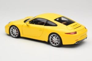 Porsche 911 991 Carrera S Racing Yellow Minichamps 1:18 100061021 Metalli — kuva 7 / 8