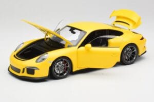 Porsche 911 991 GT3 Racing Keltainen & Hopeavanteet Minichamps 1:18 110062722 Metalli — kuva 2 / 8