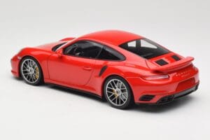 Porsche 911 991 Turbo S Guards Red Minichamps 1:18 110067122 Metalli — kuva 7 / 8