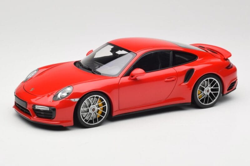 Porsche 911 991 Turbo S Guards Red Minichamps 1:18 110067122 Metalli