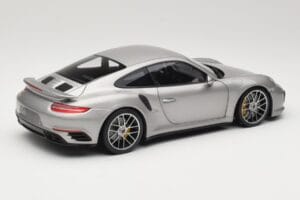 Porsche 911 991 Turbo S Hopea Minichamps 1:18 113067126 Metalli — kuva 3 / 8