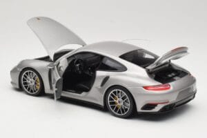 Porsche 911 991 Turbo S Hopea Minichamps 1:18 113067126 Metalli — kuva 5 / 8