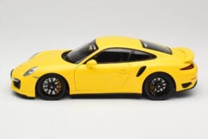 Porsche 911 991 Turbo S Keltainen Mustilla Vanteilla Minichamps 1:18 110062321 Metalli — kuva 4 / 8