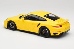 Porsche 911 991 Turbo S Keltainen Mustilla Vanteilla Minichamps 1:18 110062321 Metalli — kuva 7 / 8