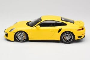 Porsche 911 991 Turbo S Keltainen Hopeavanteilla Minichamps 1:18 110062322 Metalli — kuva 4 / 8