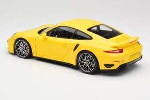 Porsche 911 991 Turbo S Keltainen Hopeavanteilla Minichamps 1:18 110062322 Metalli — kuva 5 / 8
