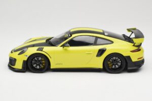 Porsche 911 GT2 RS 991.2 Weissach Package Vihreä Mustat Vanteet Minichamps 1:18 155068300-1 Metalli — kuva 3 / 6