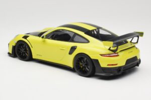 Porsche 911 GT2 RS 991.2 Weissach Package Vihreä Mustat Vanteet Minichamps 1:18 155068300-1 Metalli — kuva 5 / 6