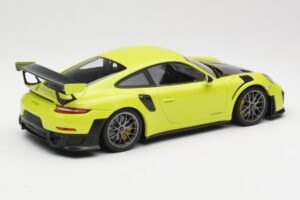 Porsche 911 991.2 GT2 RS Limetinvihreä Hopeavanteilla Minichamps 1:18 155068309 Metalli — kuva 2 / 6