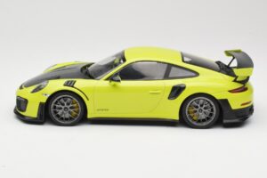 Porsche 911 991.2 GT2 RS Limetinvihreä Hopeavanteilla Minichamps 1:18 155068309 Metalli — kuva 3 / 6